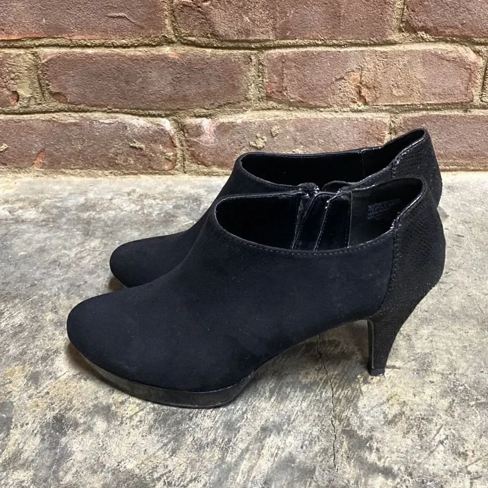 Bandolino Black Faux Suede Heel Ankle Bootie Size 7.5
